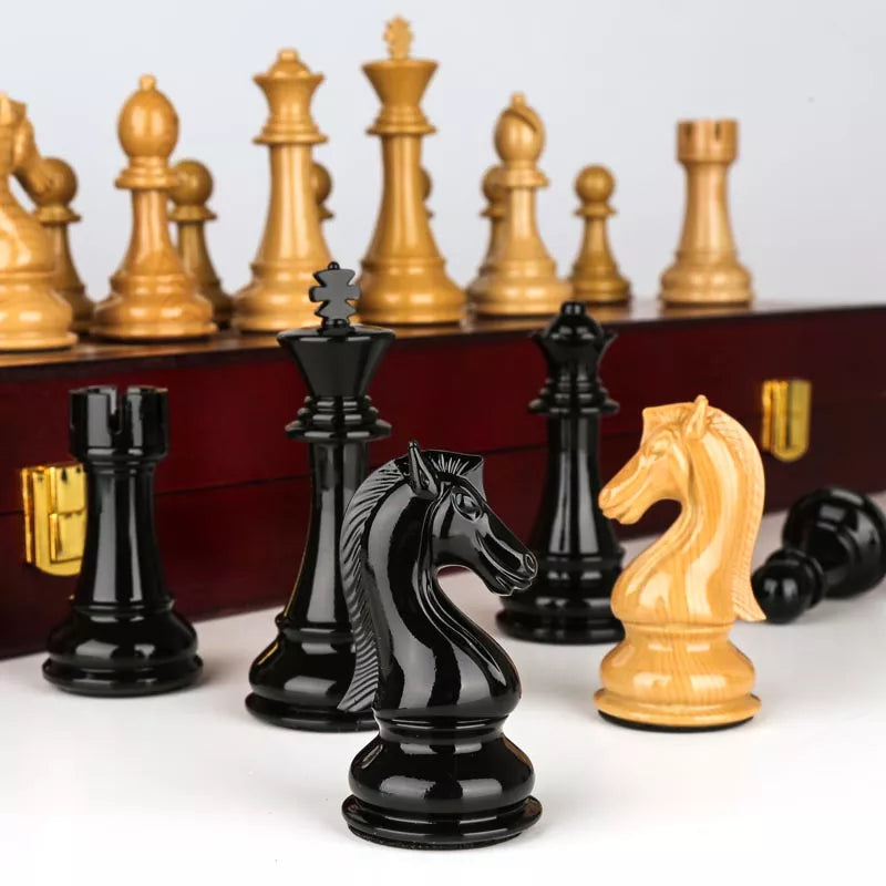 Elegant European Style Wood Grain Chess Set | Wood Grain 52cm