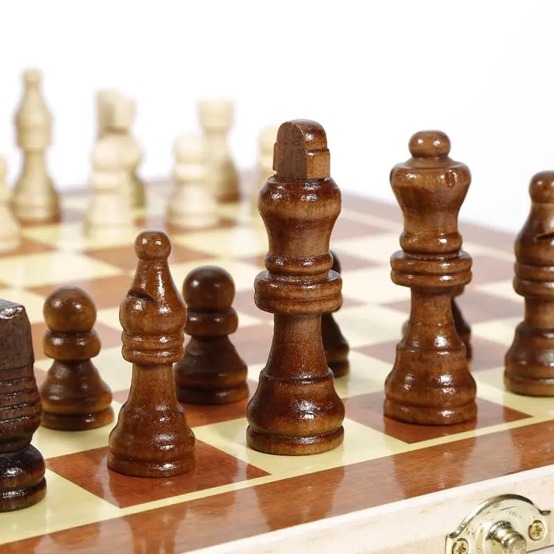 Elegant Mobile Wooden Chess Set | Foldable and Portable