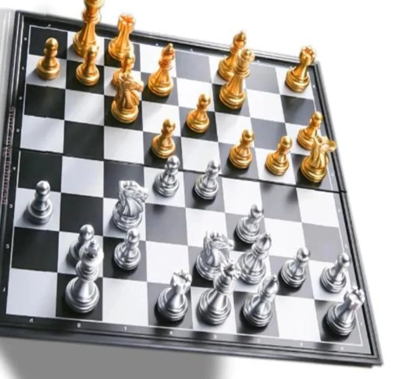 Medieval Chess Set | Magnetic Board and Pieces